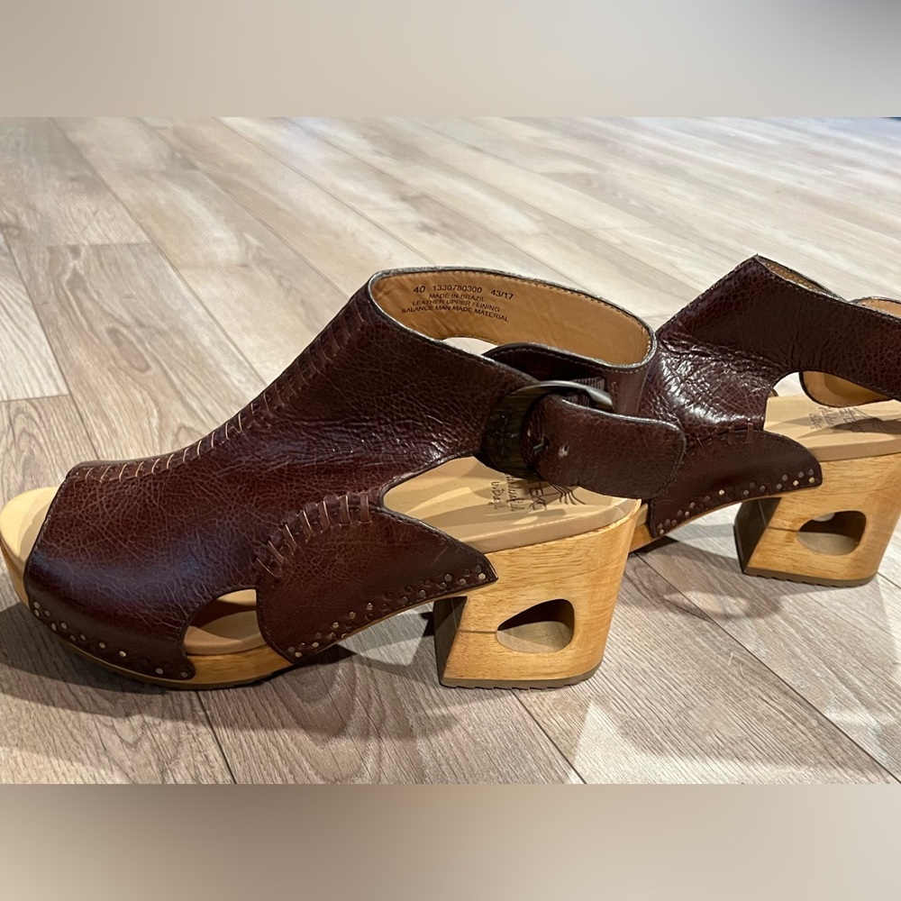 Brand new Dansko size 10 sandals